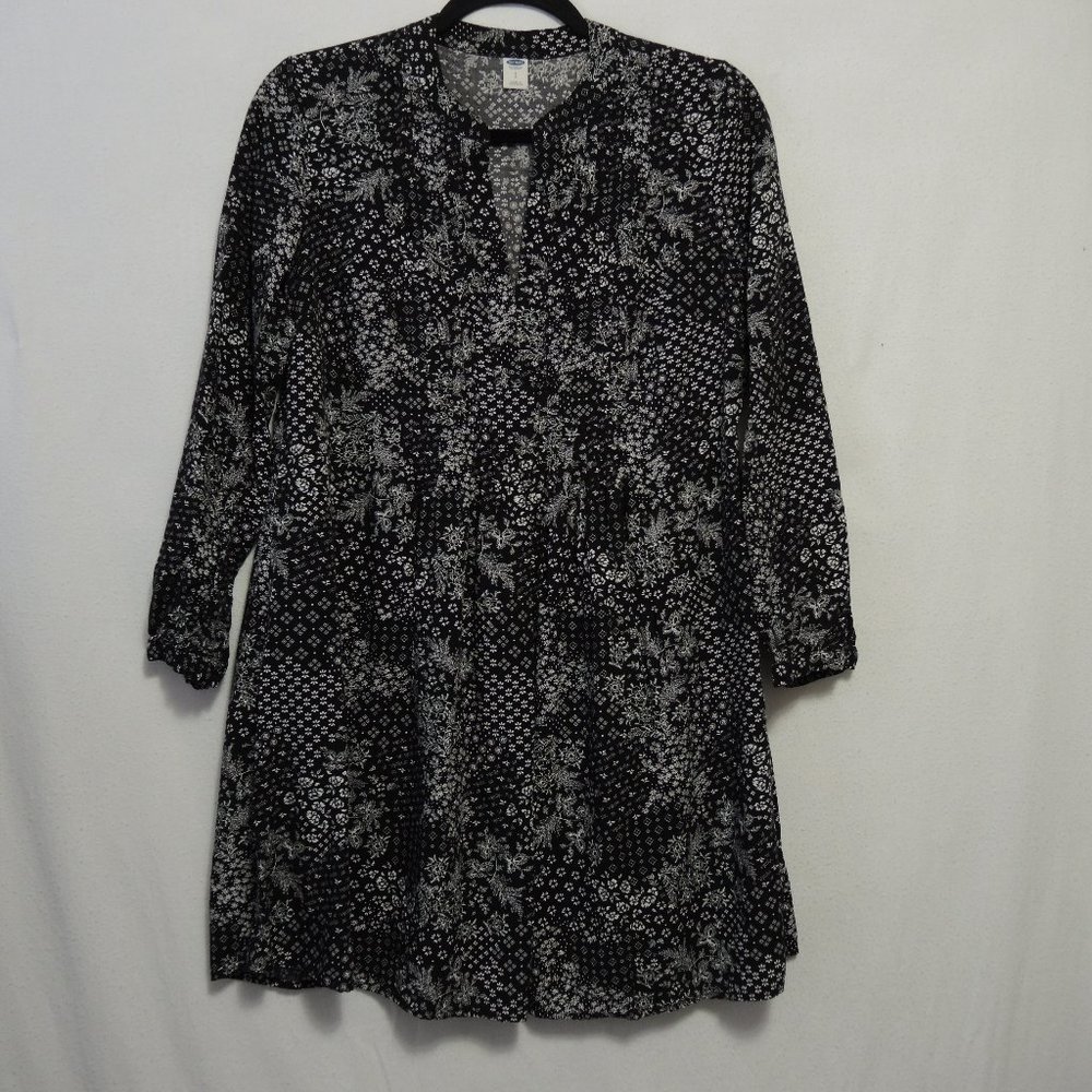 Old Navy Long Sleeve Pintuck Swing Dress Black & White Floral Size Small